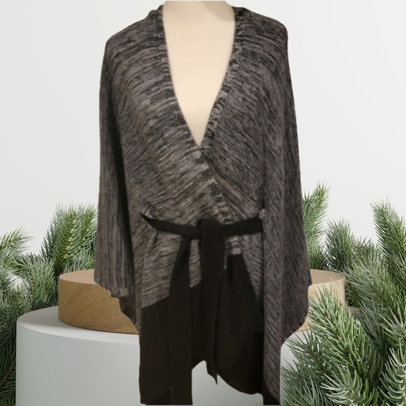 Calvin Klein Belted Cardigan/Poncho Wrap Sweater One Size Fits Most - Picture 3 of 6